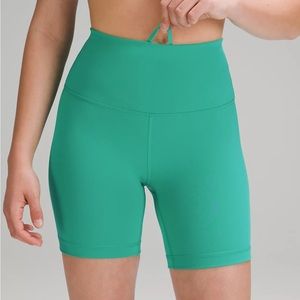 Wunder Train High-Rise Short 6"